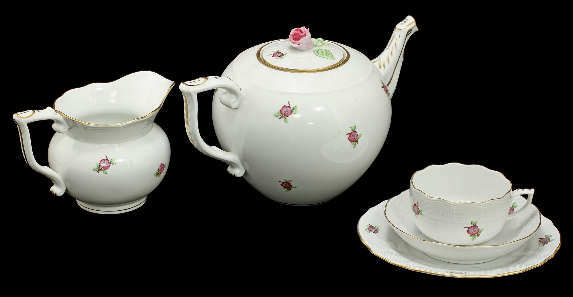 SERVISDELAR, 42 st, porslin, Herend, Ungern, 1900-tal.