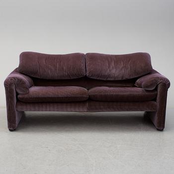 A second half of the 20th century 'Maralunga' sofa my Vico Magistretti for Cassina, Italy. designed 1973.