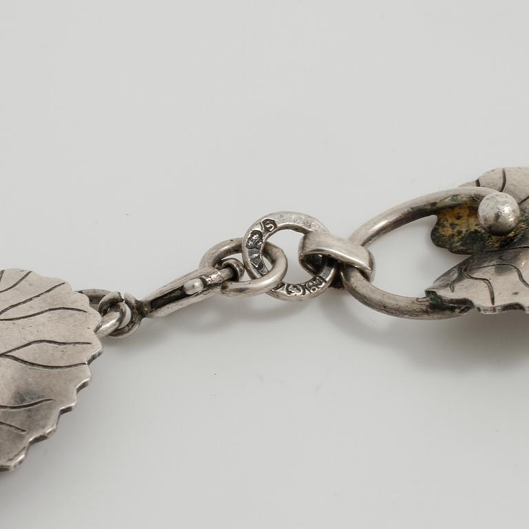 ARVO SAARELA, Enköping, 1953, collier.