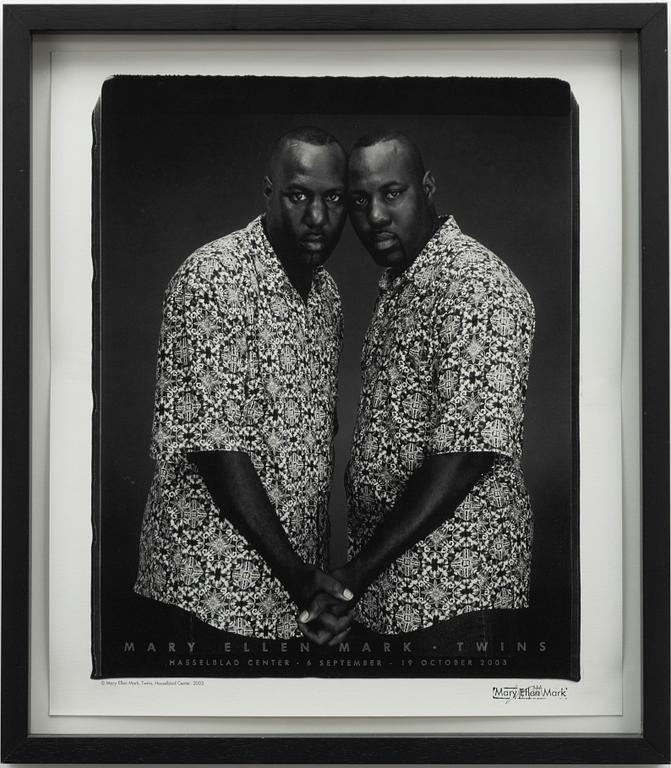 Mary Ellen Mark, "Twins", utställningprint, Hasselblad center, Göteborg, 2003.