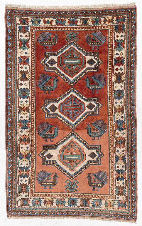 An Ardabil carpet, approx. 265 x 163 cm.