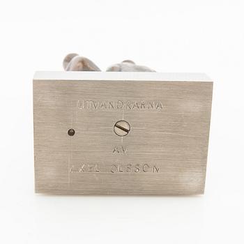 Axel Olsson, Skulptur "Utvandrarna".