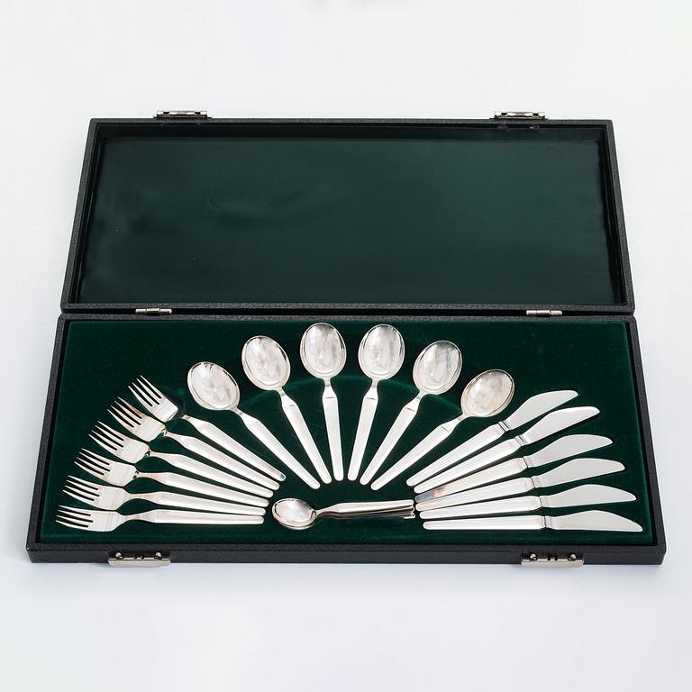 A 72-piece sterling silver cutlery set, 'Diplomat', Kultateollisuus Turku 1978. In three original boxes.