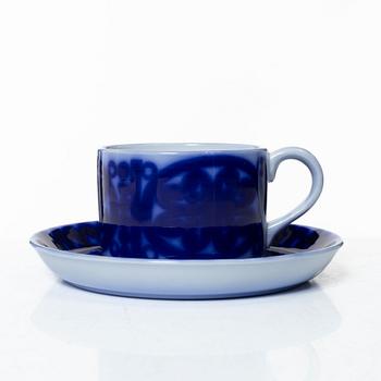 Stig Lindberg, a 39-piece 'Blå husar' creamware dinner service, Gustavsberg.