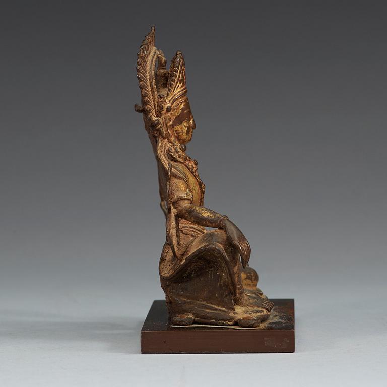 FIGURIN, förgylld brons. Föreställande Indra, Nepal, 1700-tal eller äldre.