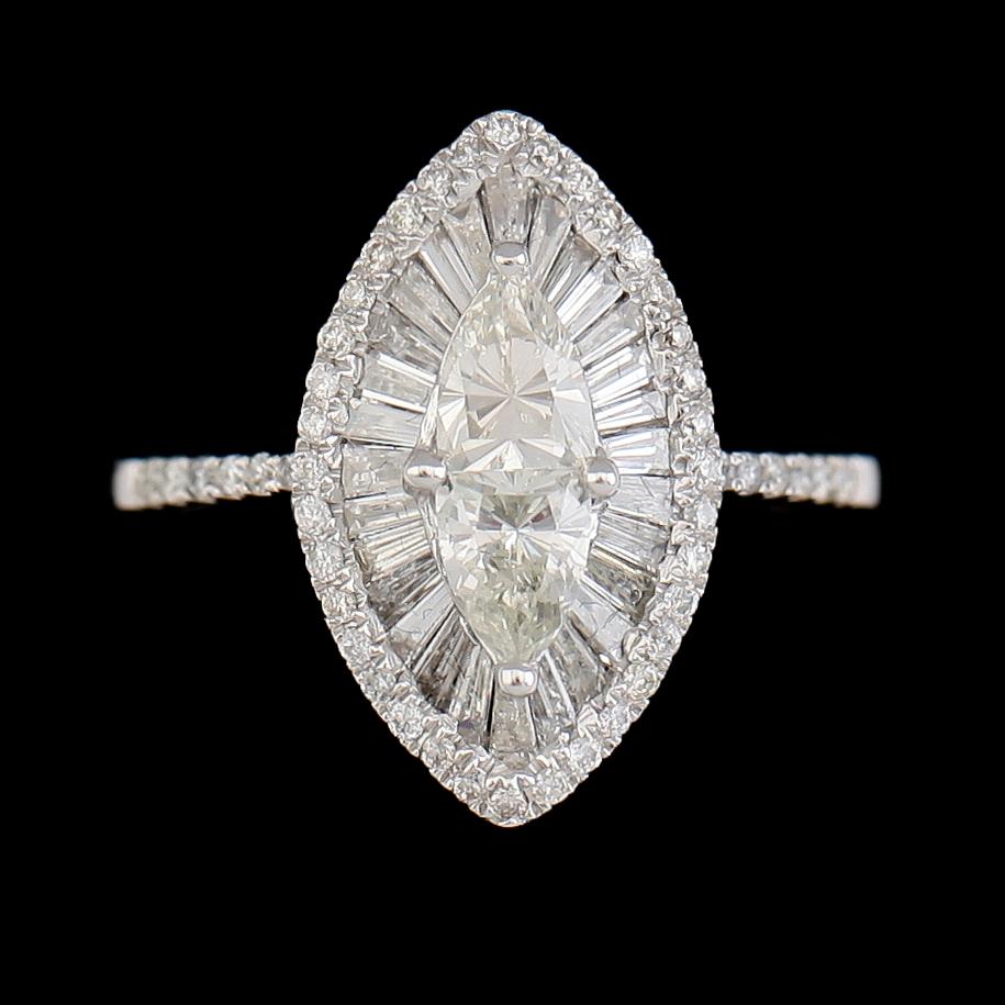 RING, 18K vitguld, olikslipade diamanter tot ca 1.31 ct. Vikt ca 3 g.