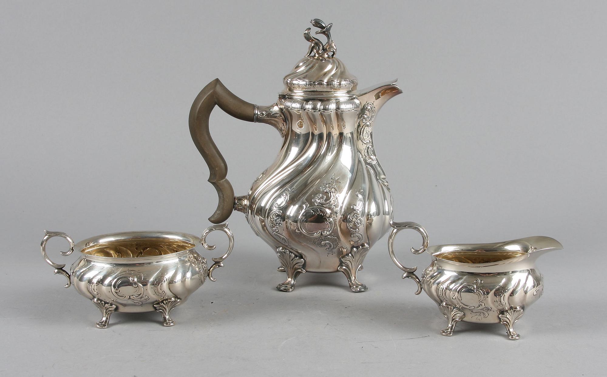 KAFFESERVIS, 3 delar, silver, rokokostil, C G Hallberg, 1939-40, vikt 750+210+250 g.