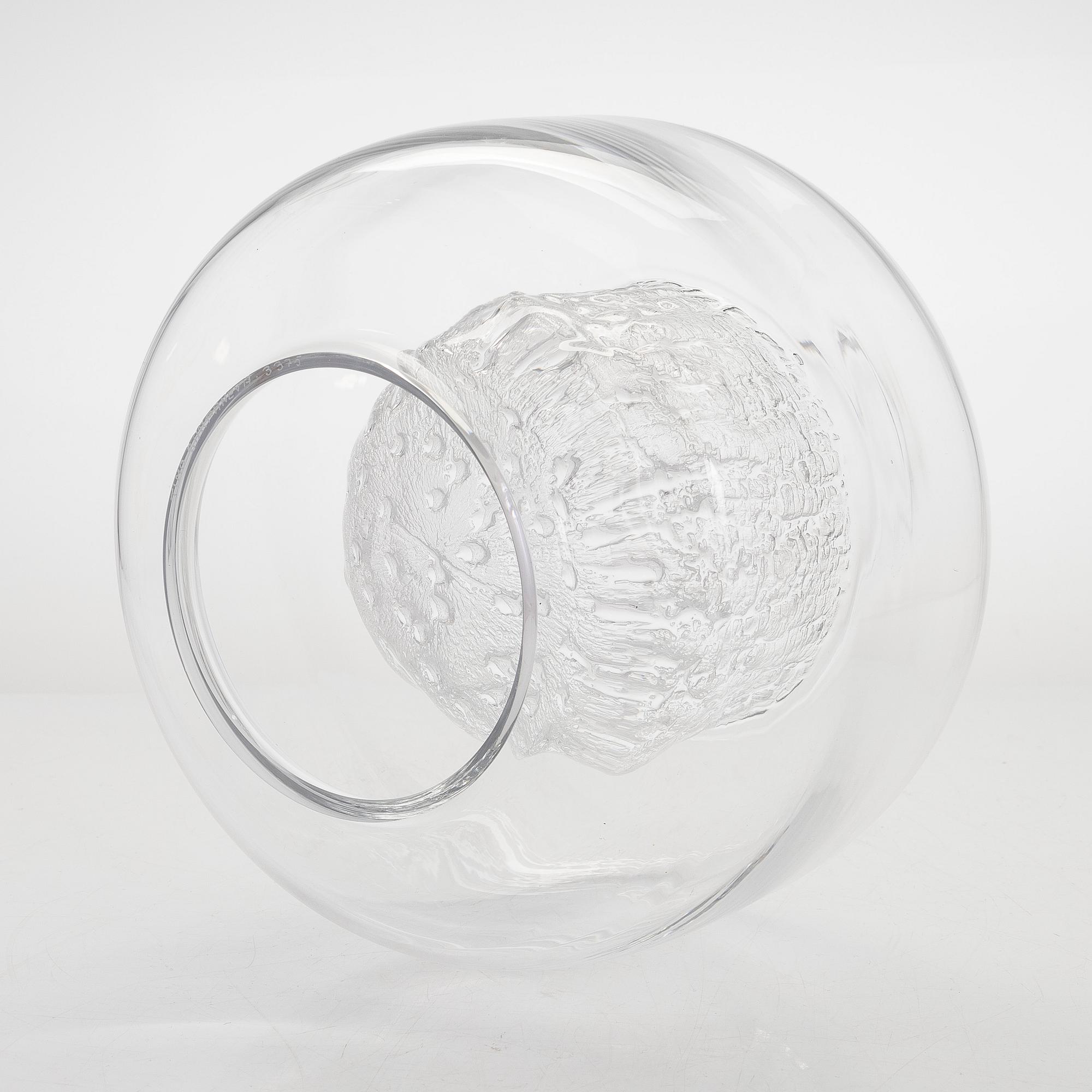 Timo Sarpaneva, konstglas, ur serien Finlandia, signerad Timo Sarpaneva 3375.