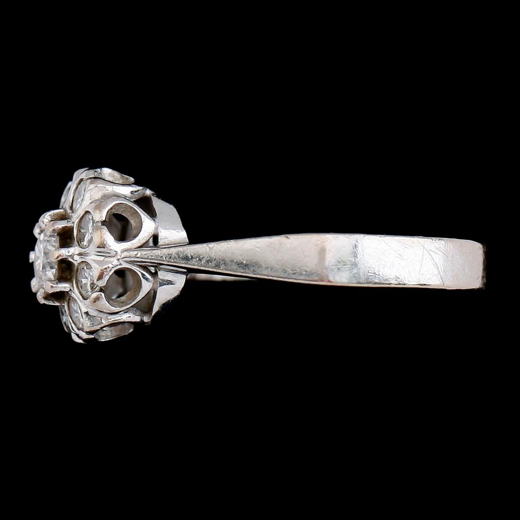 RING, 18 k vitguld, med diamanter, 0.50 ct WP enligt gravyr. Total vikt ca 4 gram.
