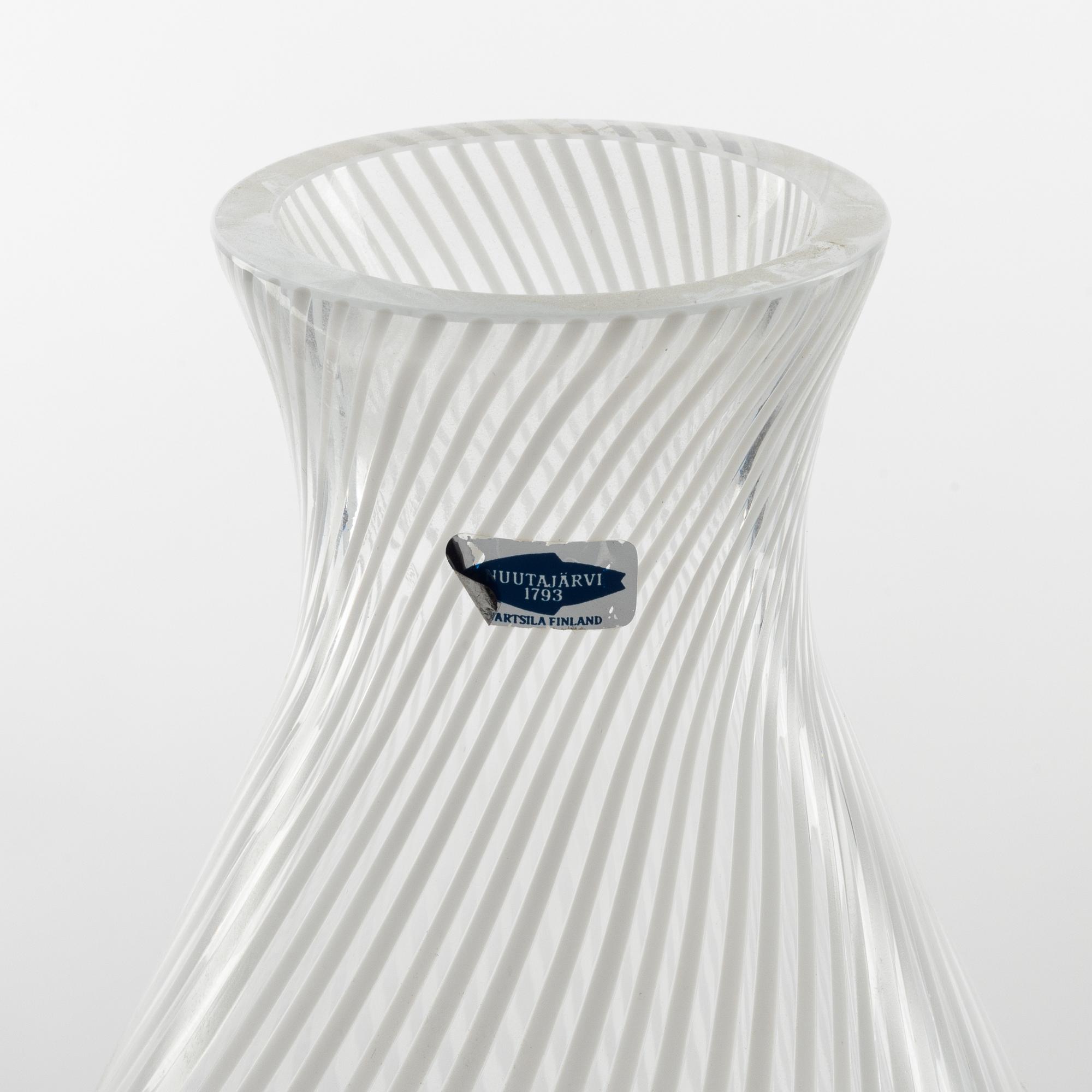 Oiva Toikka, a 'Tellervo' glass vase, Nuutajärvi Postipankki, Finland, and a glass bowl by Åsa Brandt.