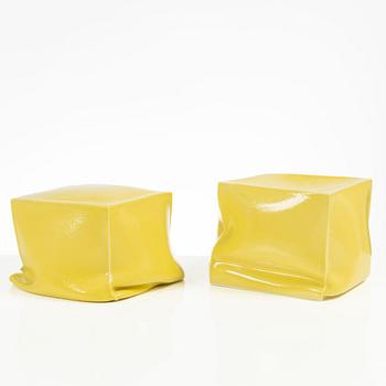 Åsa Johansson, skulpturer, 2 st "Sunny Day, Sunny Cubes", 2021.