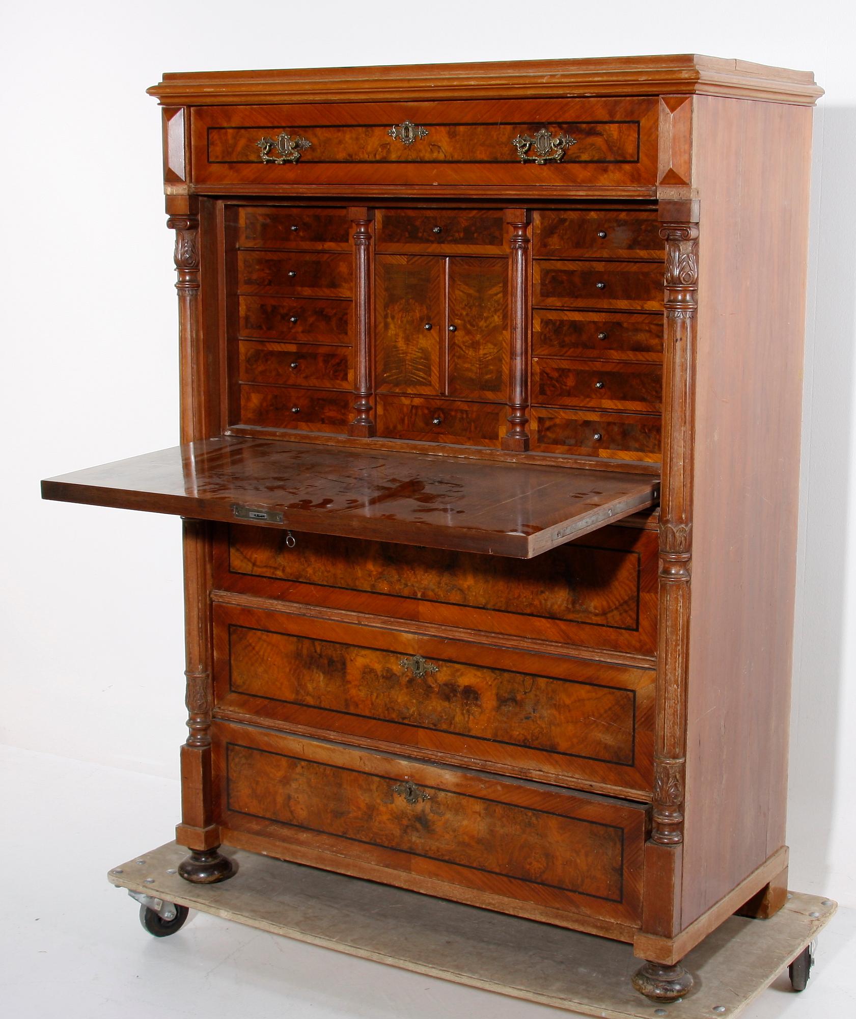 CHIFFONJÉ, nyrenässans, 1800-talets senare del.