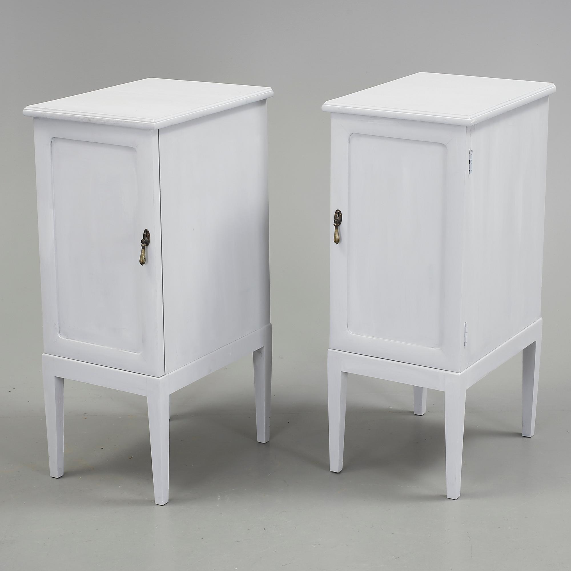 SÄNGBORD, ett par, 1920/30-tal.