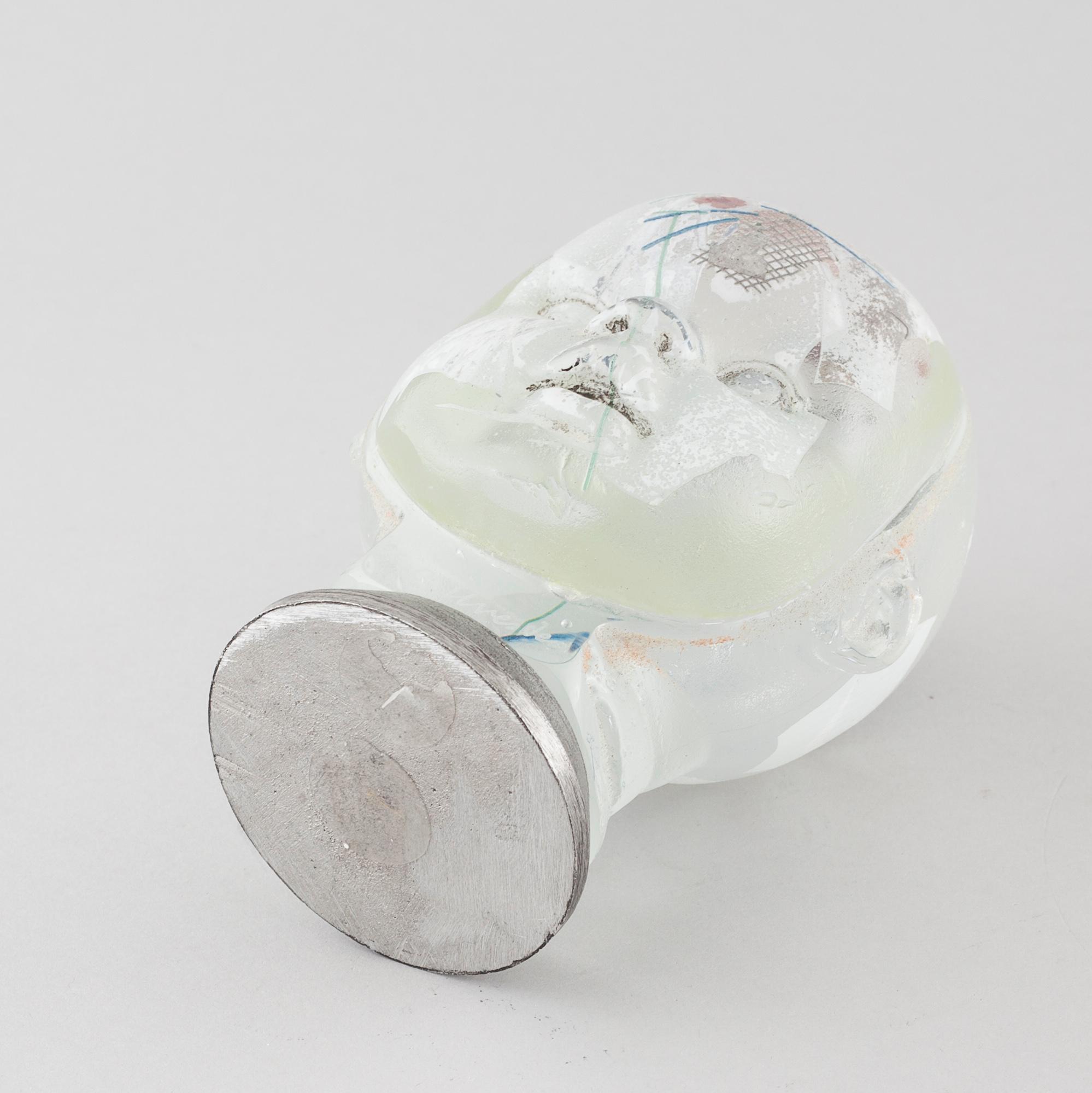 A glass sculpture by Claes Uvesten.