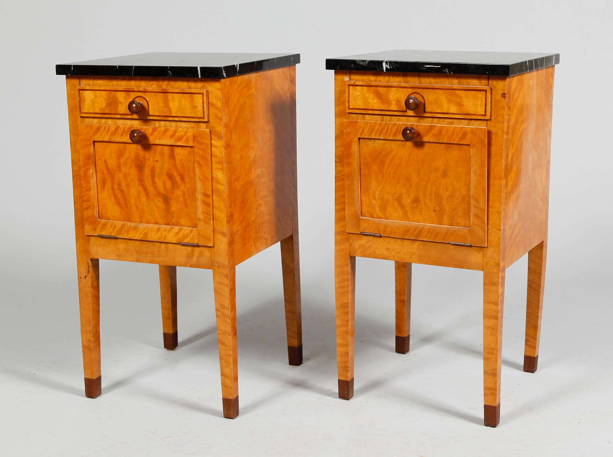 POTTSKÅP, 1 par, 1900-talets första hälft.