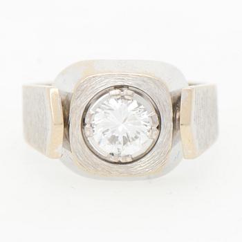 A RING, brilliant cut diamond, 18K white gold, 1978.