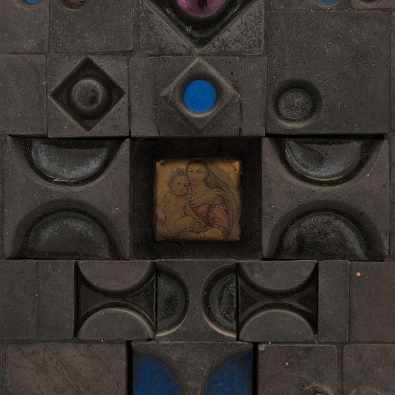 Rut Bryk, relief, keramik, signerad Rut Bryk.