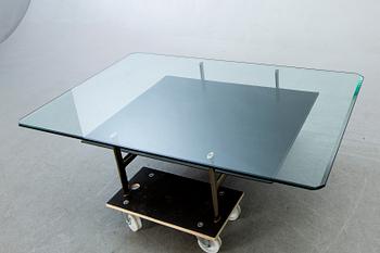 Paolo Nava och Antonio Citterio, coffee table "Diesis"  for B&B Italy ca 1980.