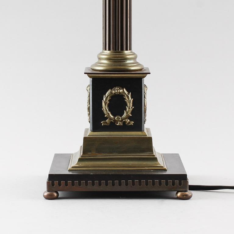 BORDSLAMPA, empirestil, 1900-talets mitt.