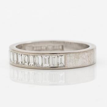 Ring 18K white gold with baguette-cut diamonds, Engelbert.