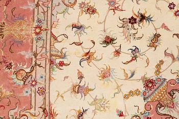 Rug, Tabriz, approx. 305 x 203 cm.