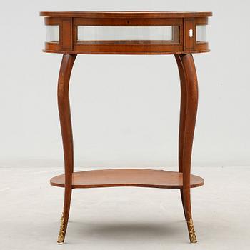 MONTERBORD, omkring år 1900.