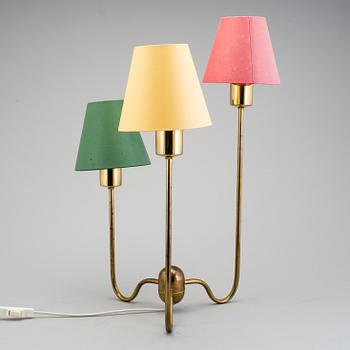 JOSEF FRANK, bordslampa av mässing, modell 2468 för Firma Svenskt Tenn.