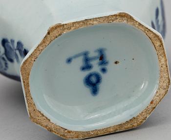 LOCKURNA, fajans, rokoko, Holland, 1700-tal.