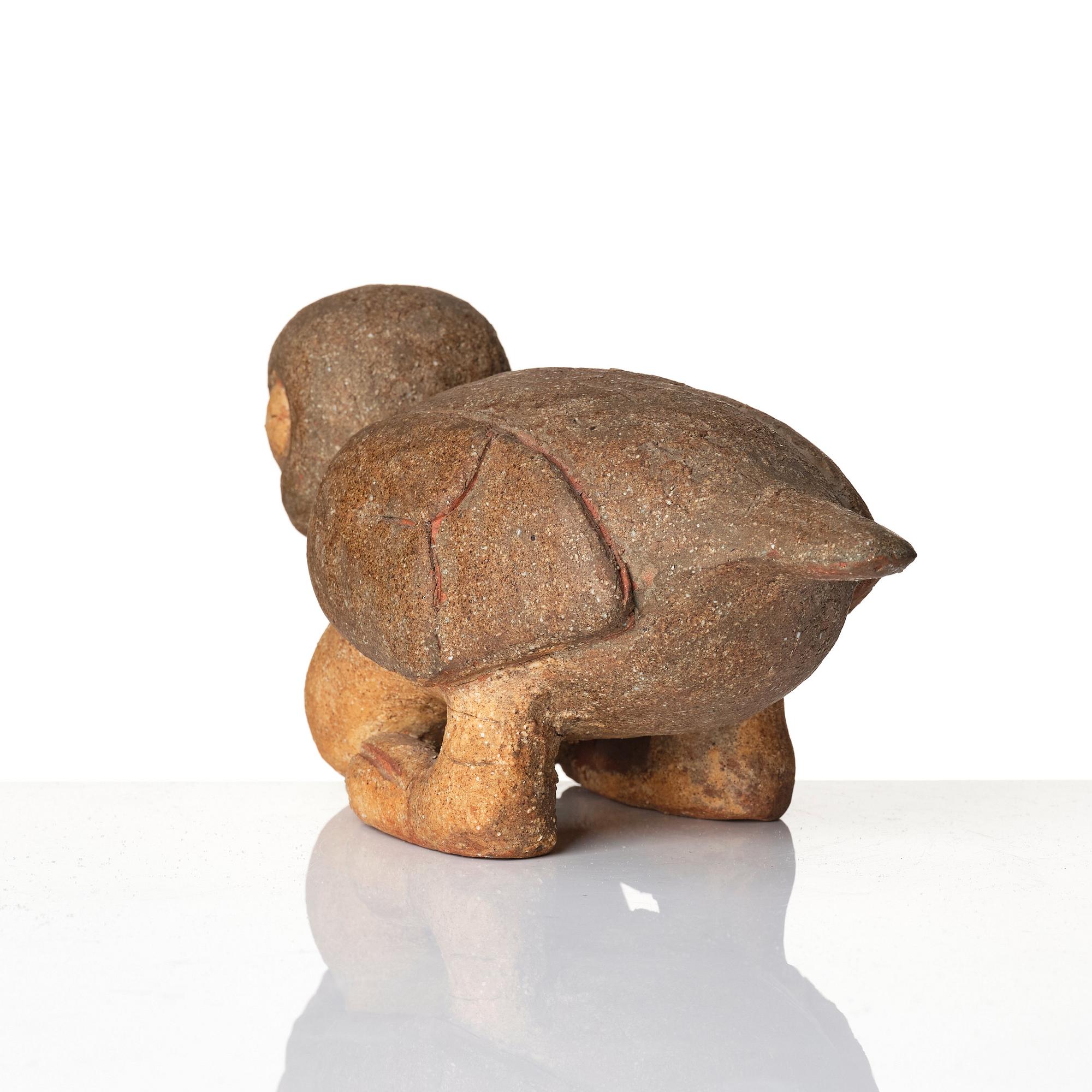 Tyra Lundgren, a stoneware sculpture of a bord, her own workshop, Sweden 1959.