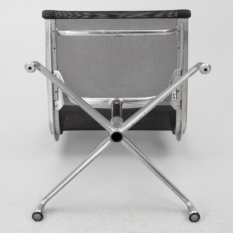 Charles & Ray Eames, Desk chair, EA 101, ICF. Second half of the 20th century.