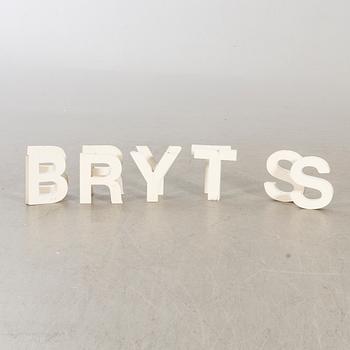 10 20th century signlettering.