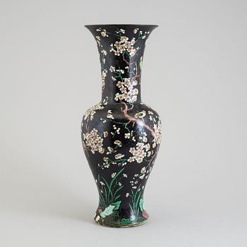 A famille noire porcelain 'yen yen' vase, Samson 19th century.