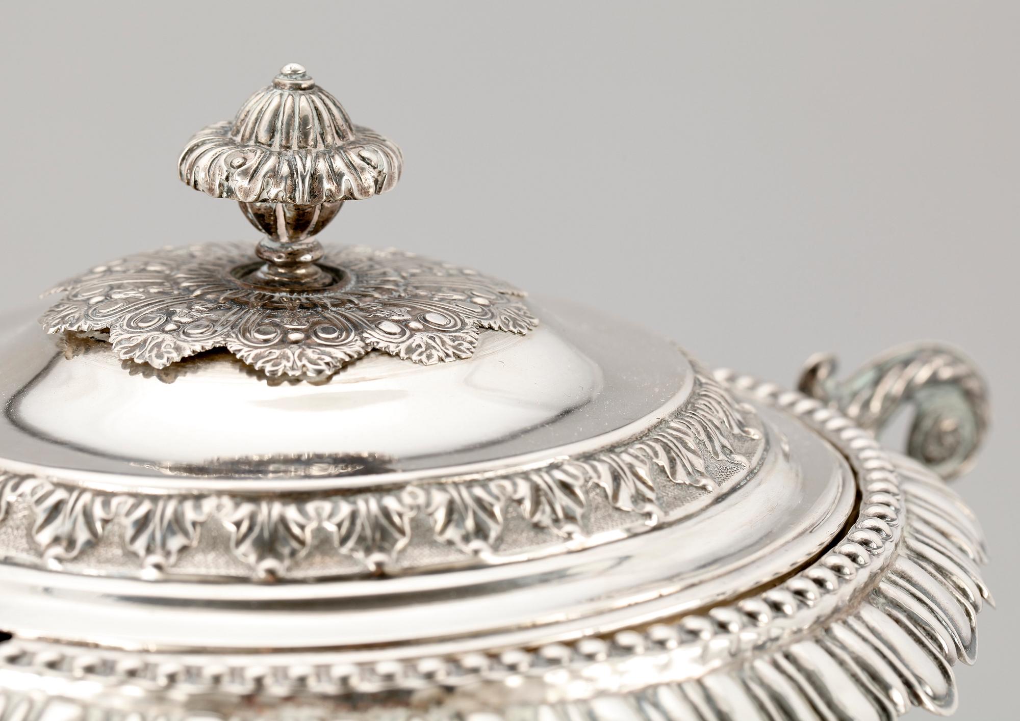 SOCKERSKÅLAR, silver, ett par, Anders Lundqvist, Stockholm. 1835. Total vikt ca 2000 gram.