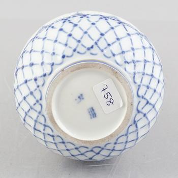 A 'Blue Fluted' porcelain flask with stopper, Royal Copenhagen, 19th century.