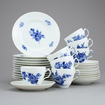 KAFFESERVIS, 19 delar, "Blå blomst", Royal Copenhagen, 1900-tal.