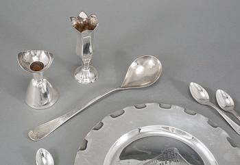 PARTI SILVER, 16 delar, mestadels Sverige, 1900-tal, vikt exklusive ljusstake 551 gram.