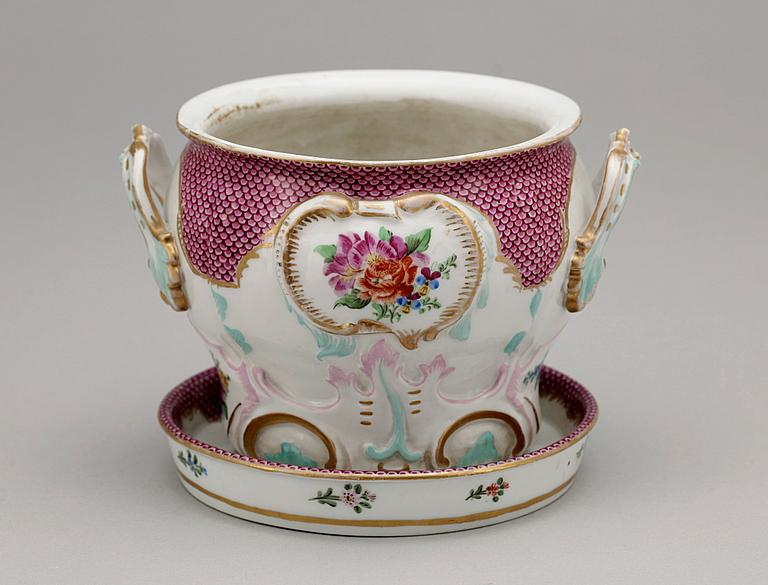 YTTERFODER MED FAT, porslin, Meissen-stil, 1900-talets första hälft.