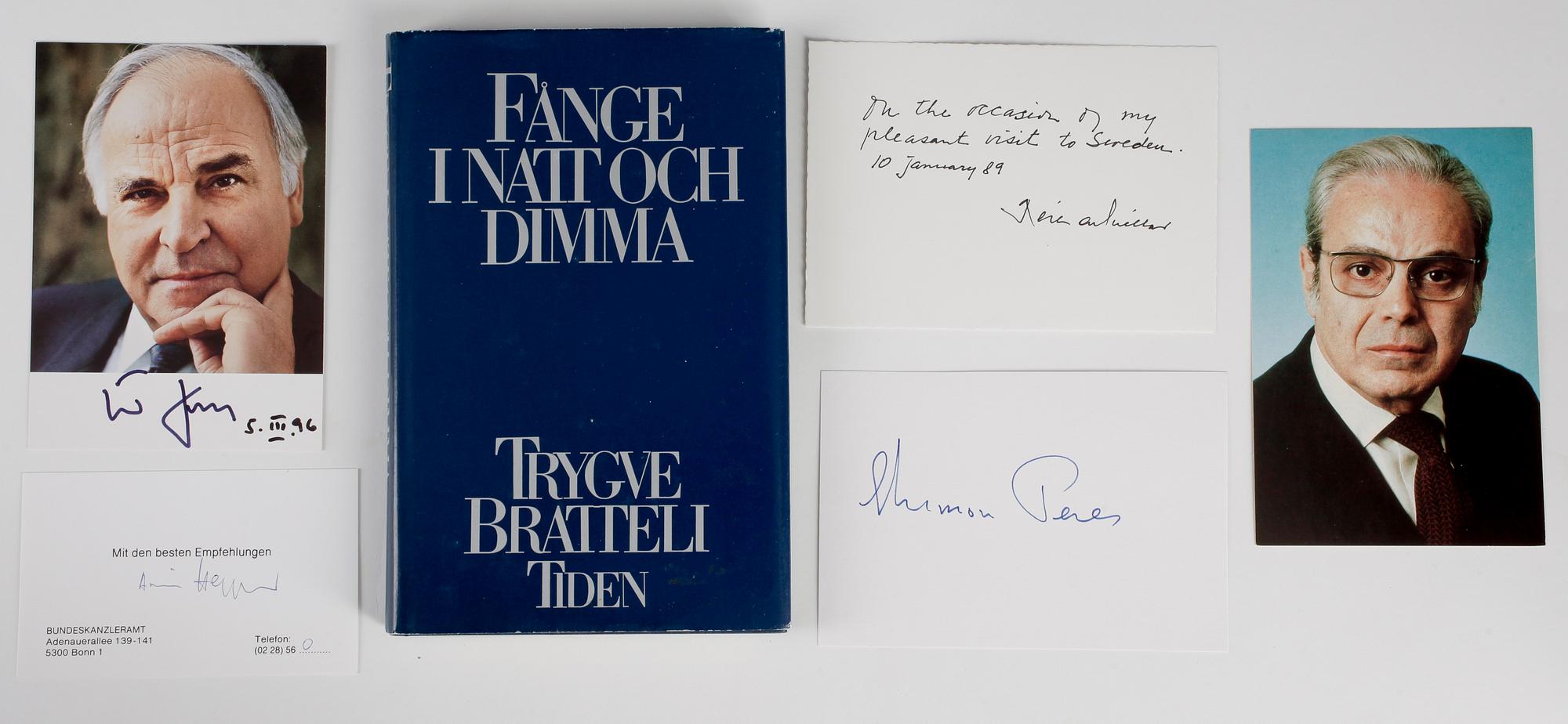 POLITIKERAUTOGRAFER, 4 st, främst Helmuth Kohl och Shimon Peres.