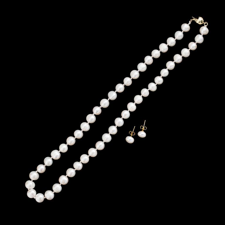 COLLIER OCH ÖRHÄNGEN, 14 k guld och odlade sötvattenpärlor.