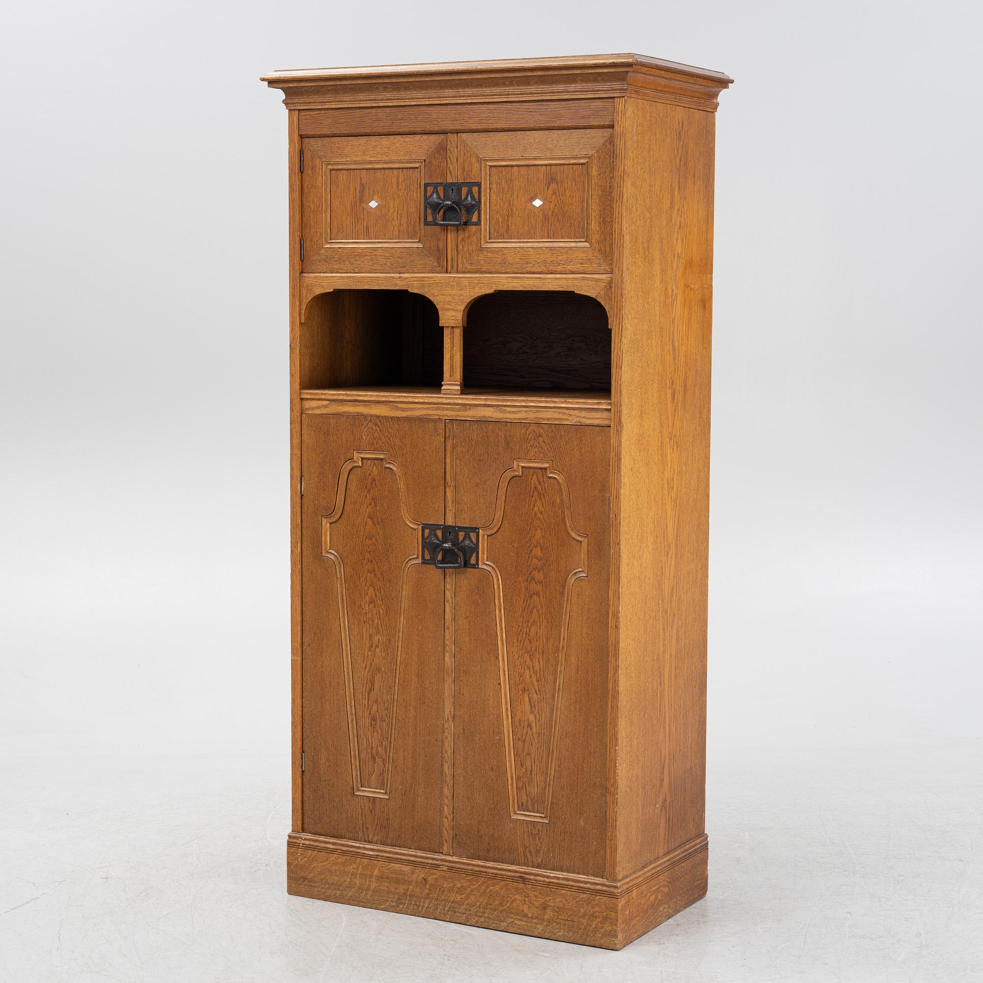 A Cabinet ny NK verkstäder from the early 20th century.