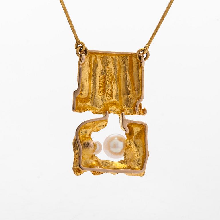 Björn Weckström, halsband, "Kelohelmet", 14K guld och odlade pärlor, Lapponia 1973.