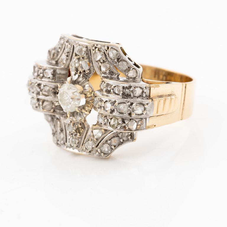 Ring 18K guld och platina med gammalslipad diamant och rosenslipade diamanter.