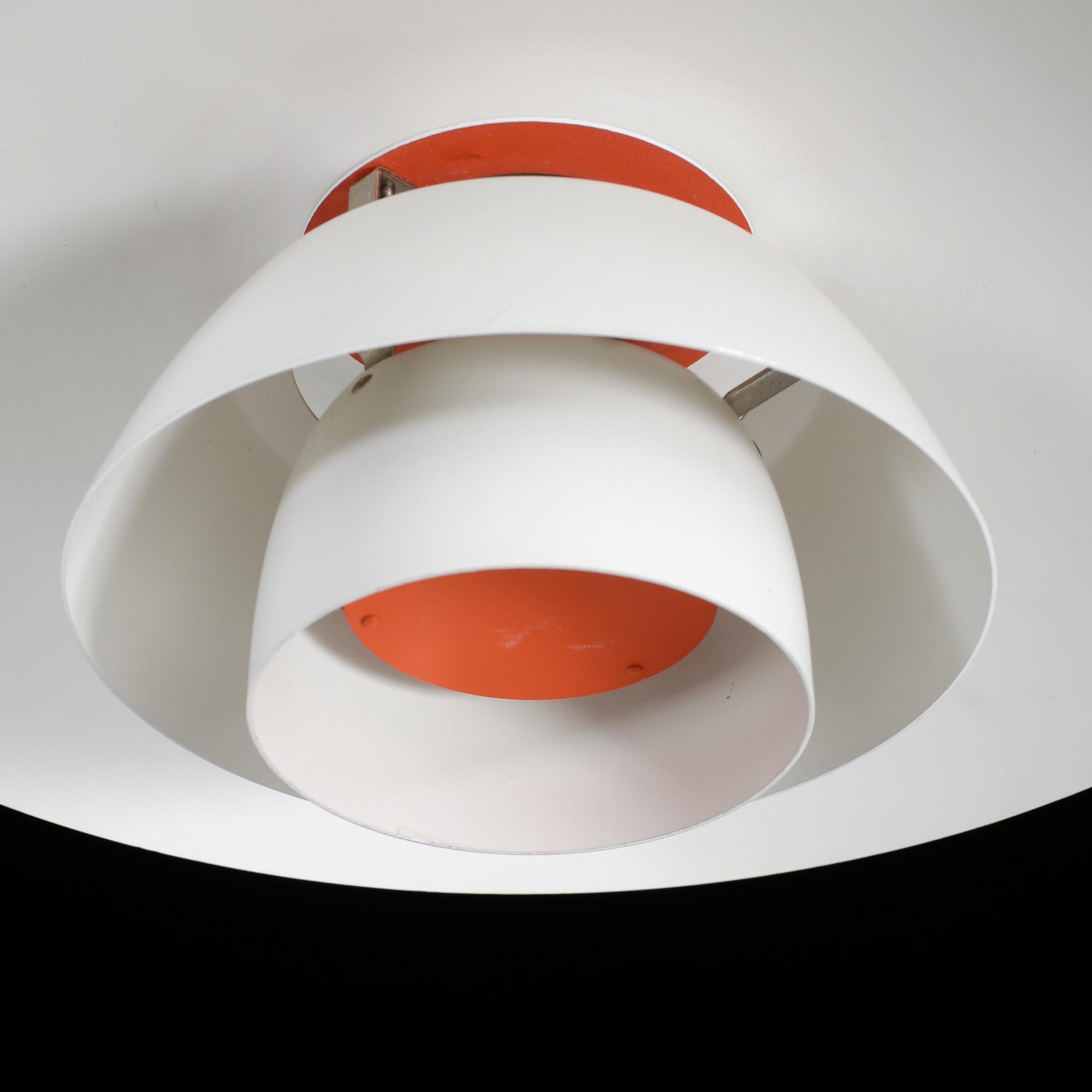 TAKLAMPA, "PH 4/3", Poul Henningsen för Louis Poulsen, Danmark, 1900-talets andra hälft.