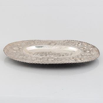 Presenterfat, låghaltigt silver, barockstil, omkring år 1900.