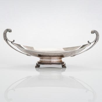 A sterling silver centre-piece bowl, mid to late 20th century.
