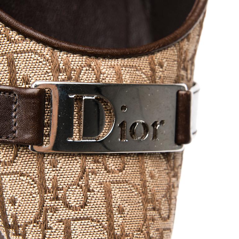 SKOR, Christian Dior.