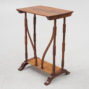 A nesting tabletable, 4 pieces, 19th century.