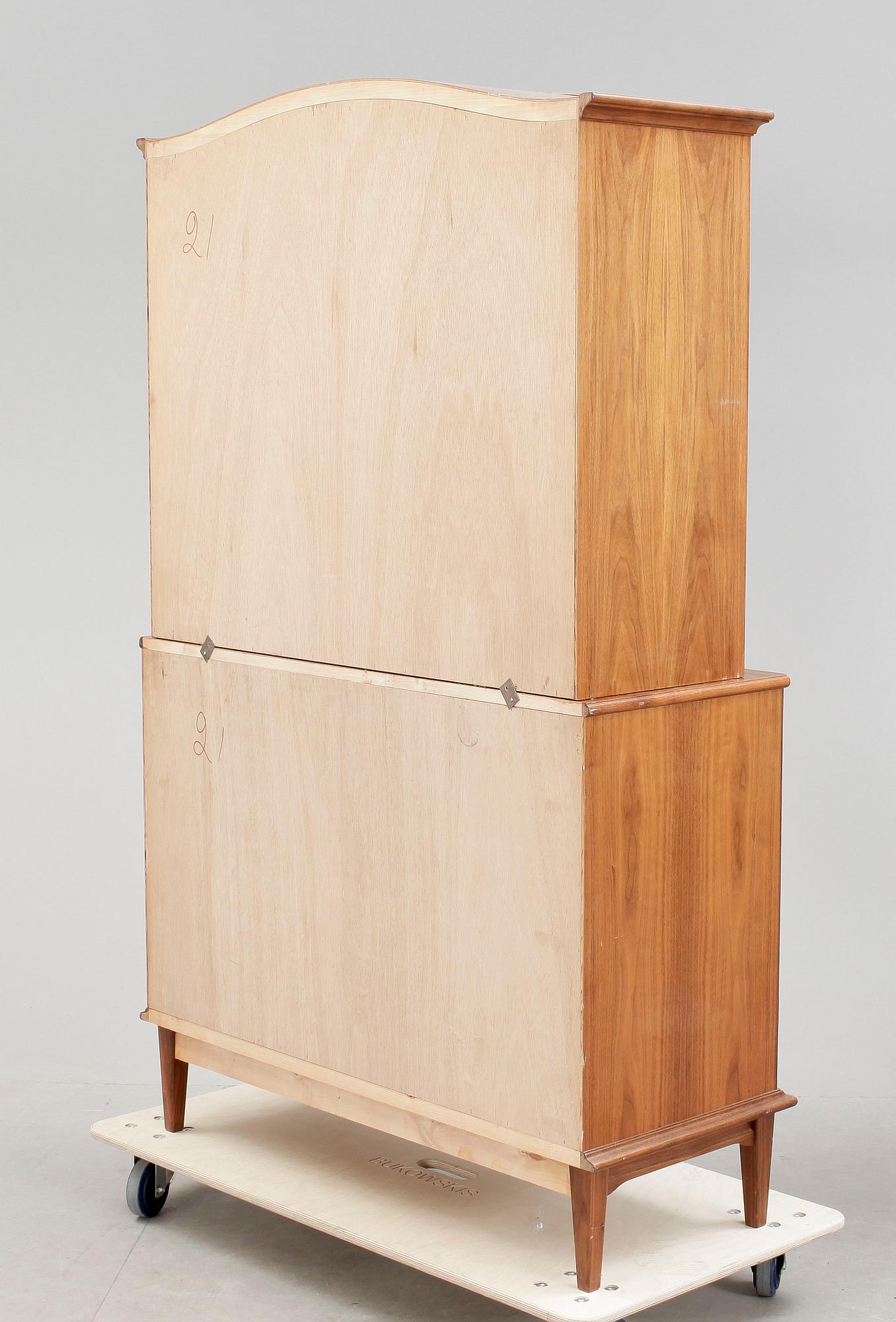 SKÅP, möjligen Carl Malmsten design, 1900-talets mitt.
