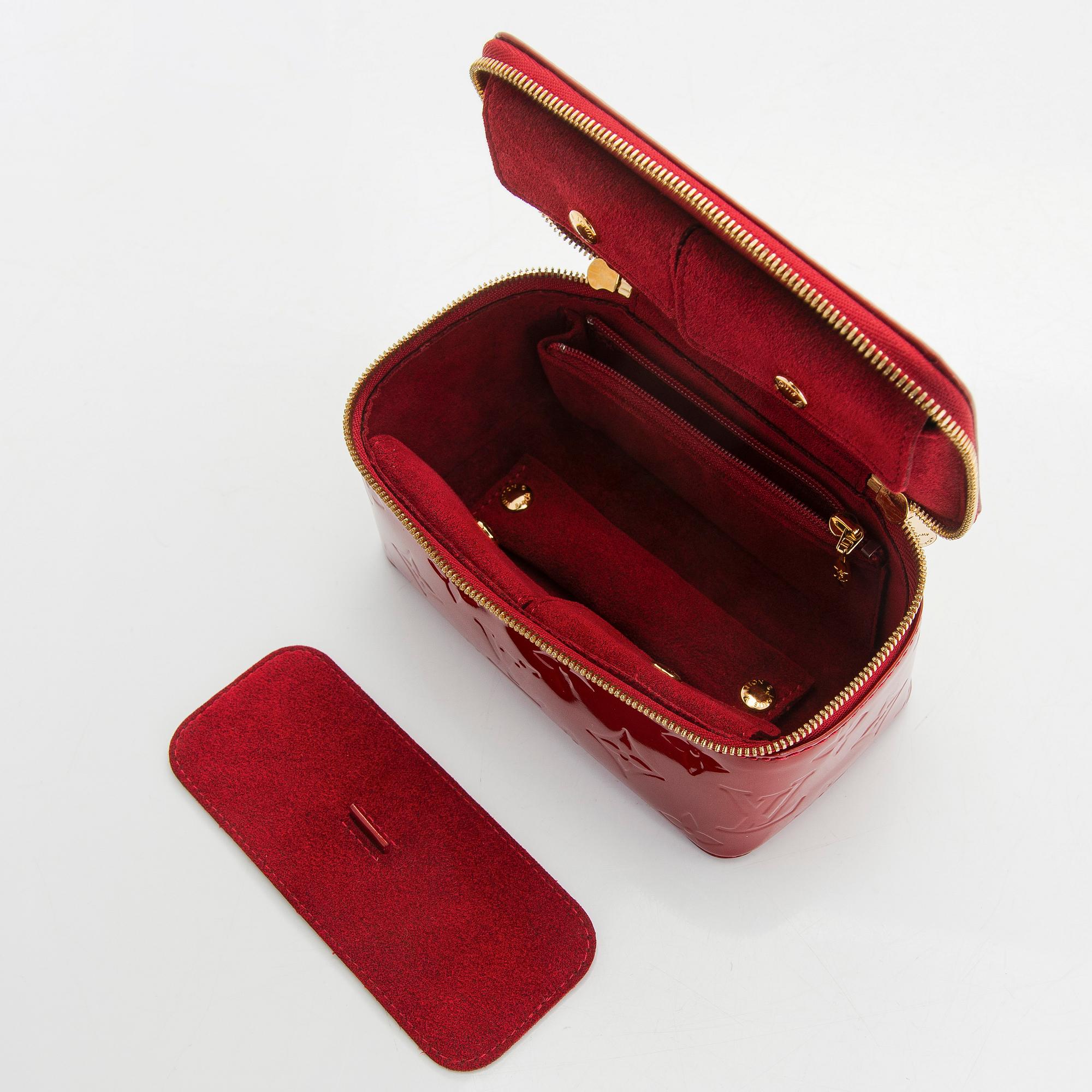 Louis Vuitton, korurasia.