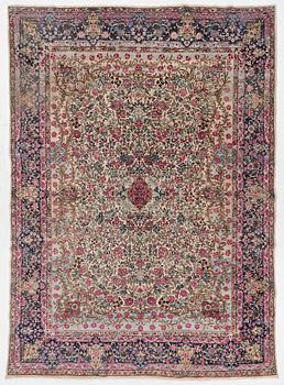 Matta, Kirman, ca 365 x 265 cm.